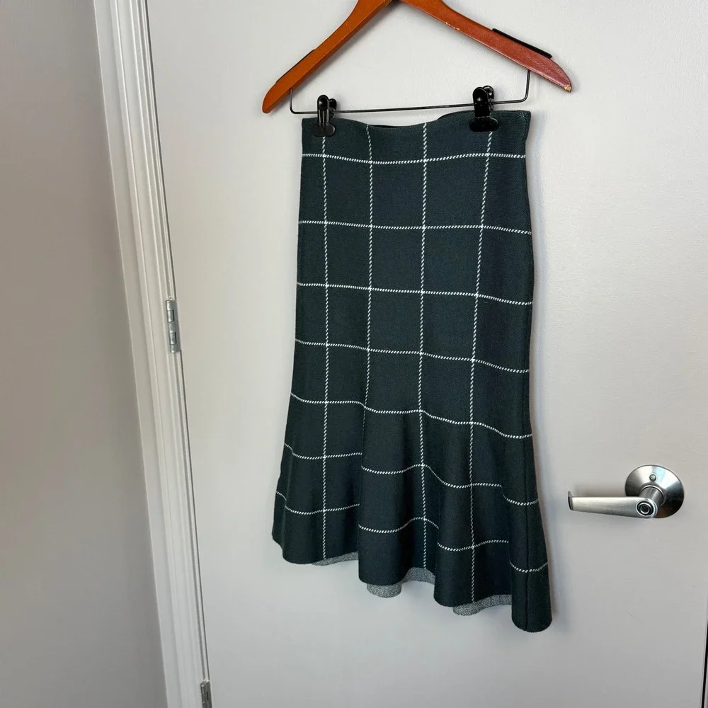 Ann Taylor Skirt Small Petite Gray Wool Blend Windowpane Plaid‎ Flounce Knit